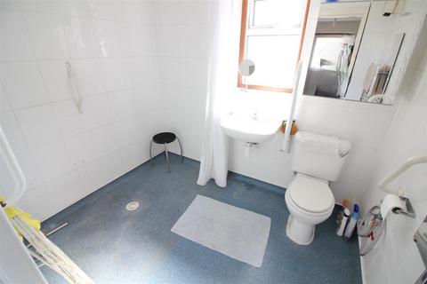 Studio to rent, Magdala Road, Isleworth