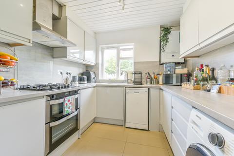 2 bedroom flat for sale, Carville Crescent, Brentford, TW8