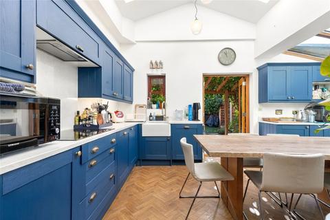 5 bedroom terraced house for sale, Penwortham Road, Furzedown, SW16