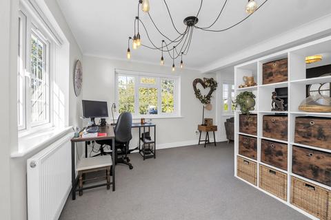 2 bedroom detached house for sale, Maltings Garth, Bury St. Edmunds