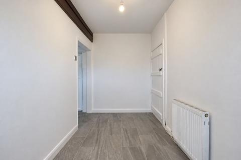 3 bedroom semi-detached house to rent, Slag Lane, Lowton