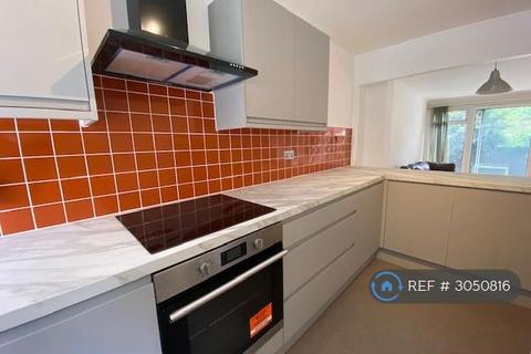 3 bedroom maisonette to rent, Vickery Court, London, EC1V