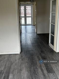3 bedroom semi-detached house to rent, Saxon Way, Chester, CH1