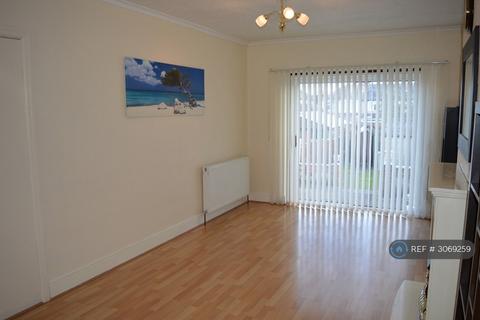3 bedroom terraced house to rent, Capthorne Avenue, Harrow, HA2