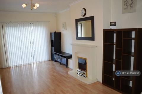 3 bedroom terraced house to rent, Capthorne Avenue, Harrow, HA2