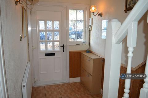3 bedroom terraced house to rent, Capthorne Avenue, Harrow, HA2