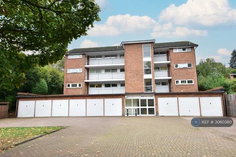 2 bedroom flat to rent, Station Road, Amersham, HP7