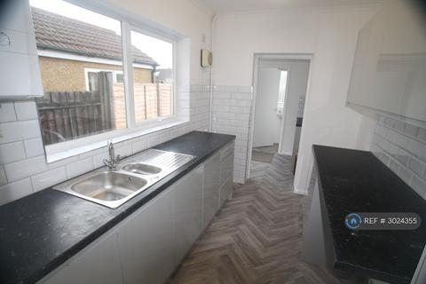 3 bedroom semi-detached house to rent, Wordsworth Road, Kettering, NN16