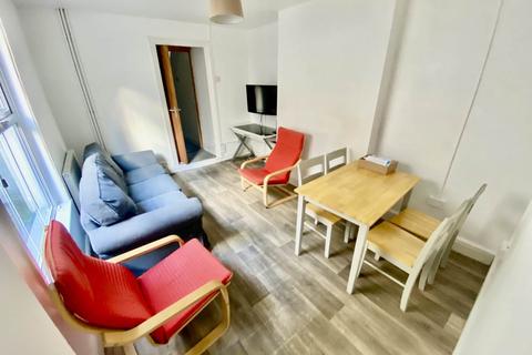 4 bedroom house to rent, Gwydr Crescent, Uplands, Swansea