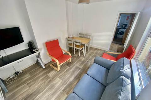 4 bedroom house to rent, Gwydr Crescent, Uplands, Swansea