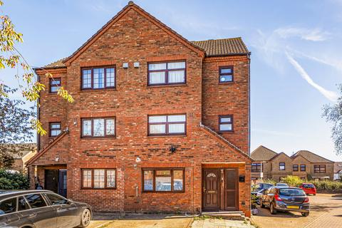 5 bedroom semi-detached house for sale, Oban Court, Mondem Lane, Slough