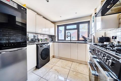 5 bedroom semi-detached house for sale, Oban Court, Mondem Lane, Slough