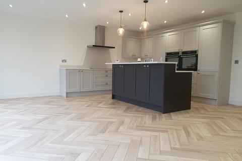 3 bedroom detached house to rent, Alexandra Road, Chandlers Ford, SO53