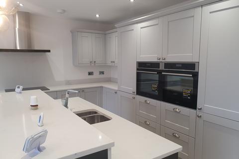 3 bedroom detached house to rent, Alexandra Road, Chandlers Ford, SO53