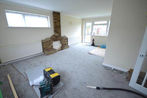 3 bedroom bungalow to rent, Meadow Avenue, FORDINGBRIDGE, SP6