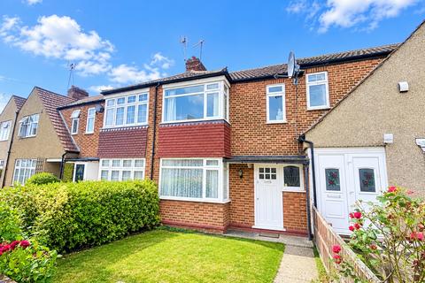 4 bedroom terraced house to rent, Dale Close, Barnet, EN5