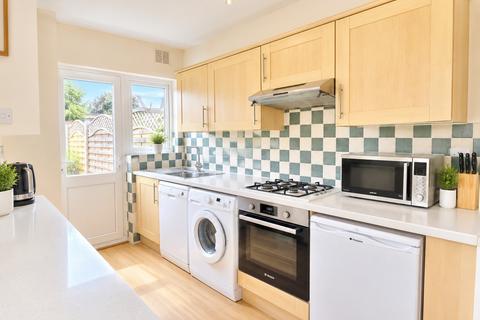 4 bedroom terraced house to rent, Dale Close, Barnet, EN5