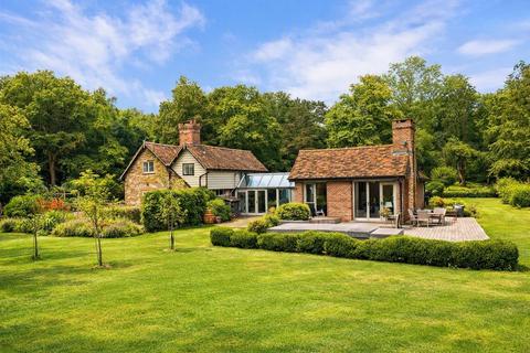 4 bedroom detached house to rent, Billingshurst, RH14