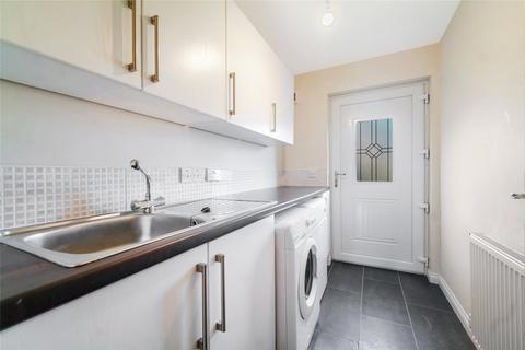 3 bedroom house to rent, Village Road, Glasgow, G72