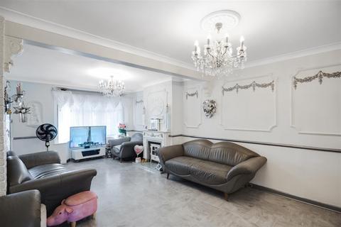 4 bedroom house for sale, Varley Road, Custom House, London, E16
