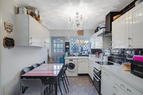 4 bedroom house for sale, Varley Road, Custom House, London, E16