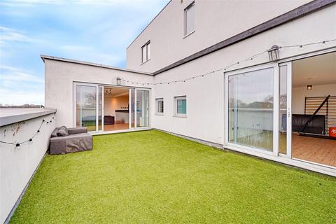2 bedroom flat for sale, Park Vista Apartments, 250 Hermit Road, Canning Town, London, E16