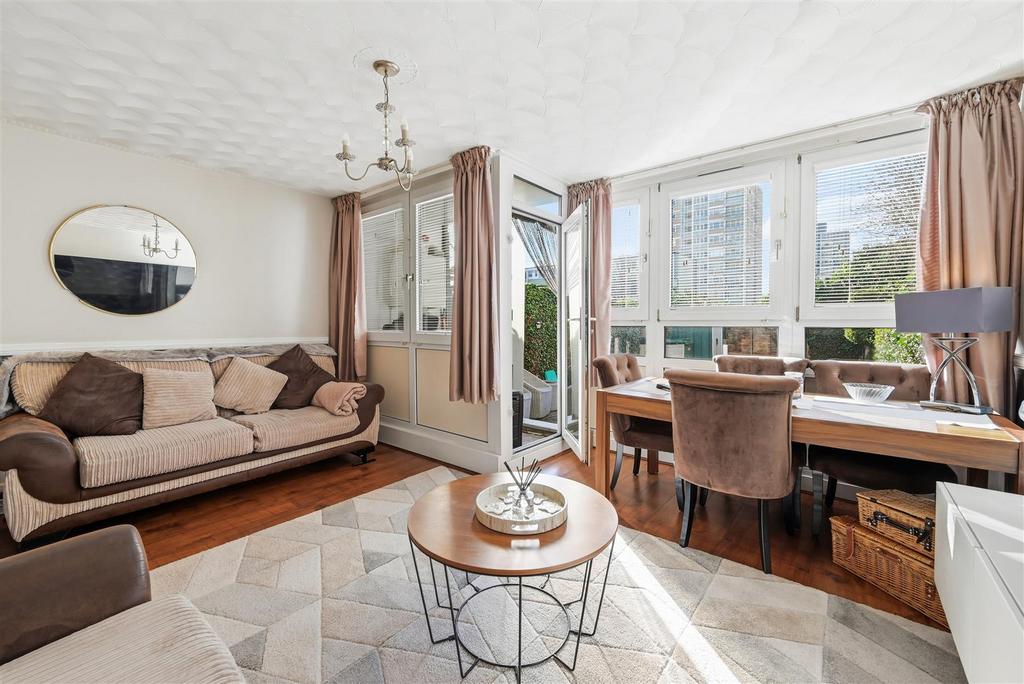 Carmen Street, Poplar, London, E14 3 bed house for sale - £425,000