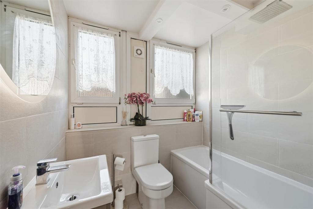 Carmen Street, Poplar, London, E14 3 bed house for sale - £425,000