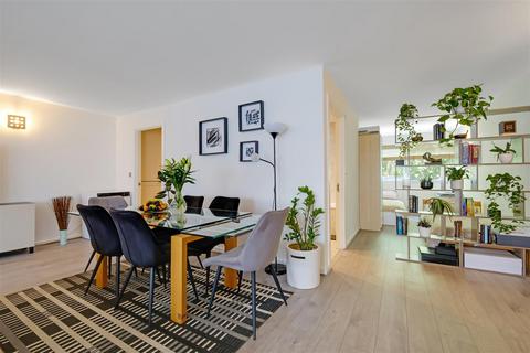 1 bedroom flat for sale, Sky Studios, 147 Albert Road, North Woolwich, London, E16