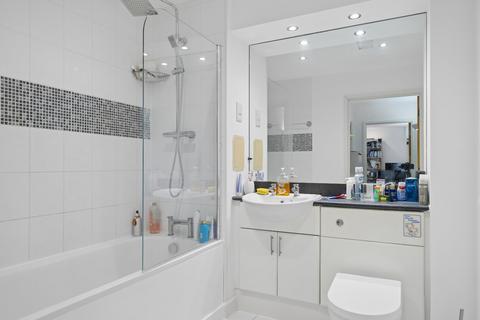 2 bedroom flat for sale, Oceanis Apartments, 19 Seagull Lane, London, E16