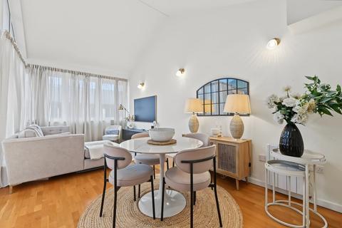 2 bedroom apartment for sale, The Grainstore, Royal Victoria Dock, London, E16