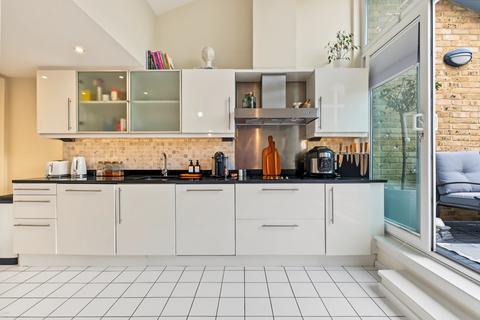 2 bedroom apartment for sale, The Grainstore, Royal Victoria Dock, London, E16