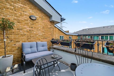 2 bedroom apartment for sale, The Grainstore, Royal Victoria Dock, London, E16