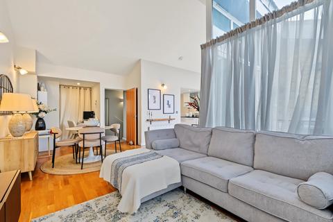 2 bedroom apartment for sale, The Grainstore, Royal Victoria Dock, London, E16