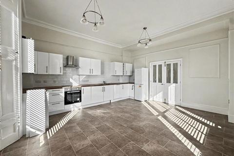 1 bedroom flat to rent, Highfield House, Queensway, Hemel Hempstead