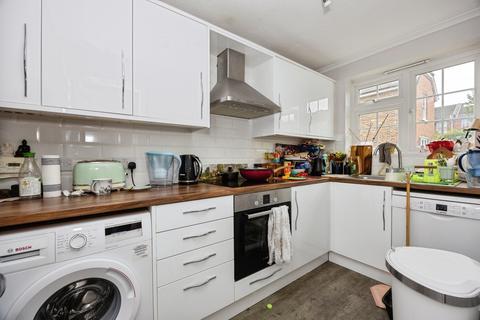 2 bedroom terraced house for sale, Chesham Road, Guildford, GU1