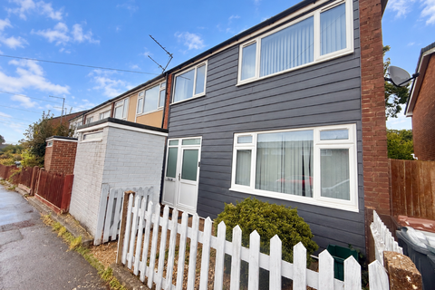 3 bedroom house to rent, Chaucer Close, Waterlooville, PO7