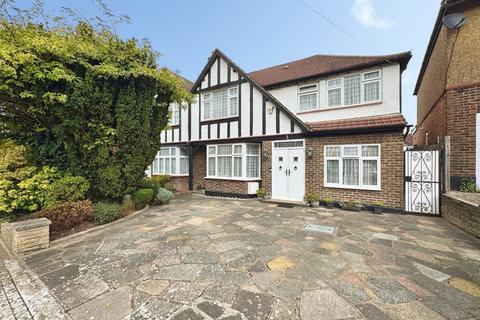 undefined, Savoy Close, Edgware, HA8