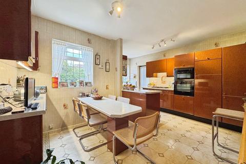 undefined, Savoy Close, Edgware, HA8
