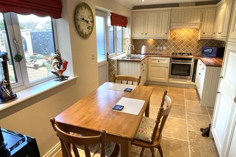 2 bedroom semi-detached bungalow for sale, Rissington Road, Bourton-On-The-Water, Cheltenham