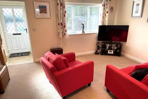 2 bedroom semi-detached bungalow for sale, Rissington Road, Bourton-On-The-Water, Cheltenham