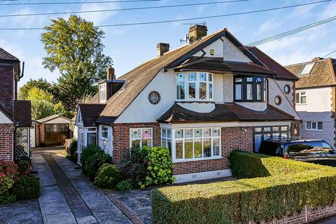 4 bedroom house for sale, Silverthorn Gardens, Chingford