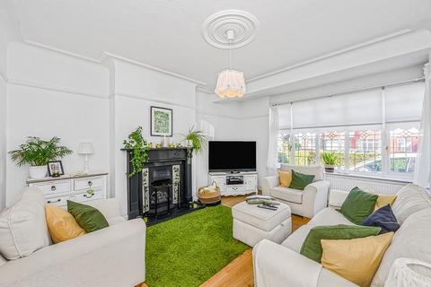 4 bedroom house for sale, Silverthorn Gardens, Chingford