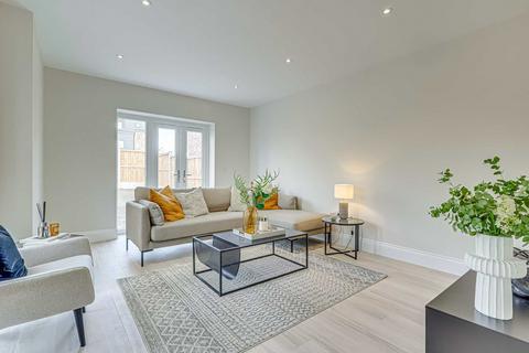 4 bedroom detached house for sale, 1 Cornfield Way, Rayleigh SS6