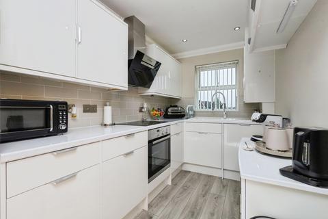 2 bedroom flat for sale, Arundel Road, Eastbourne, East Sussex, BN21