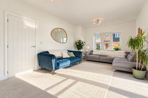 4 bedroom detached house to rent, Jones Hill, Hampton Heights, Peterborough, PE7