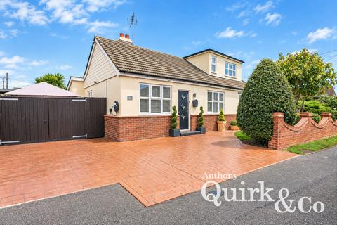 3 bedroom chalet for sale, Waarden Road, Canvey Island, SS8