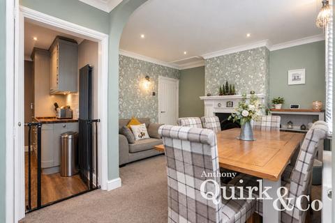 3 bedroom chalet for sale, Waarden Road, Canvey Island, SS8