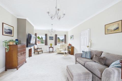 2 bedroom maisonette for sale, Doble Court, Sanderstead