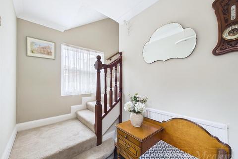 2 bedroom maisonette for sale, Doble Court, Sanderstead